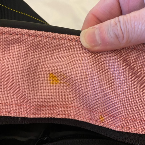 Timbuk2 brand cargo bag. Used with a few imperfections as shown in pictures - Picture 4 of 8